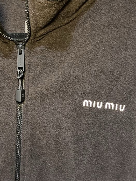 Фліска miu miu в наявності