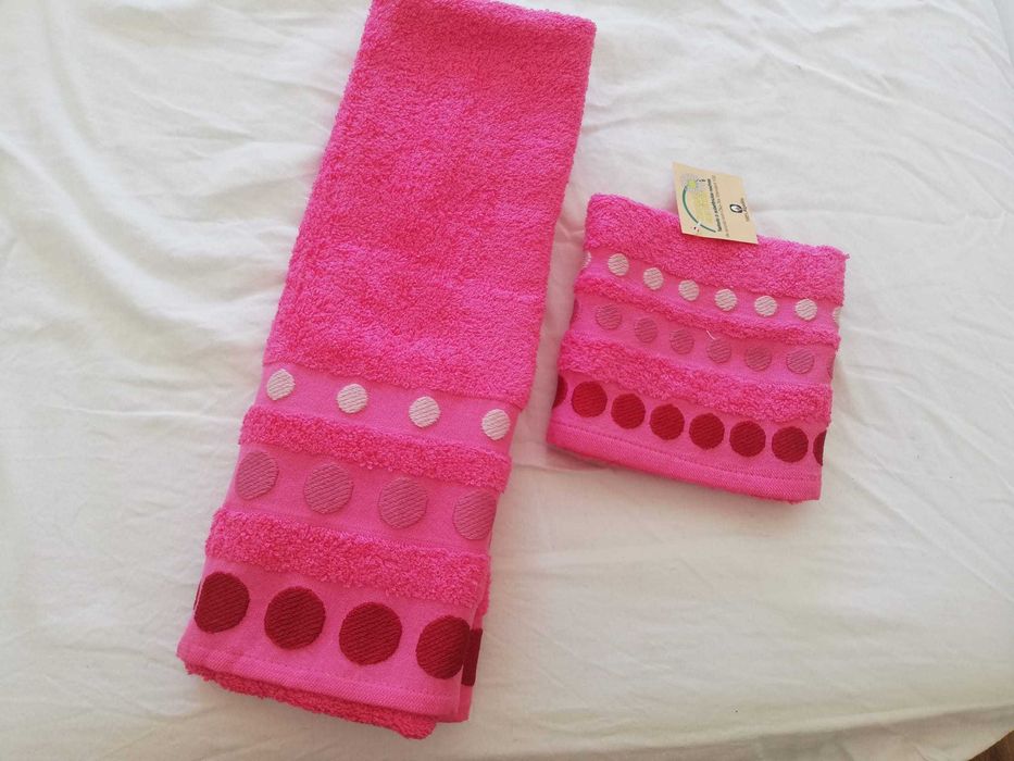 Conjunto de 2 toalhas novas cm etiqueta
