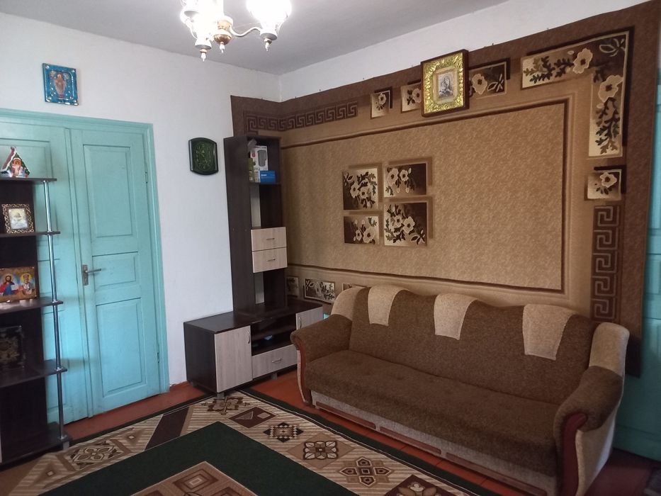 Великий будинок в смт. Соснове