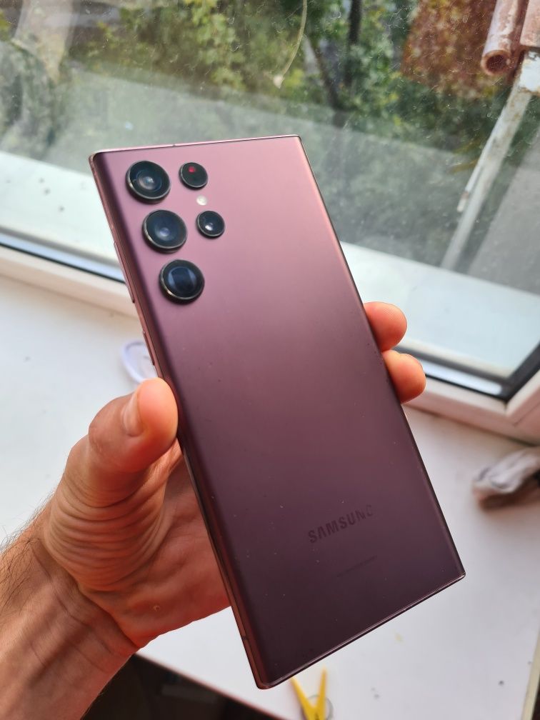 Galaxy S22 ultra 8/128 без проблем. Работает отлично. Батарея супер.