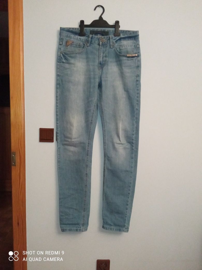 RESERVED jeansy męskie regular rozm.M (30/32)