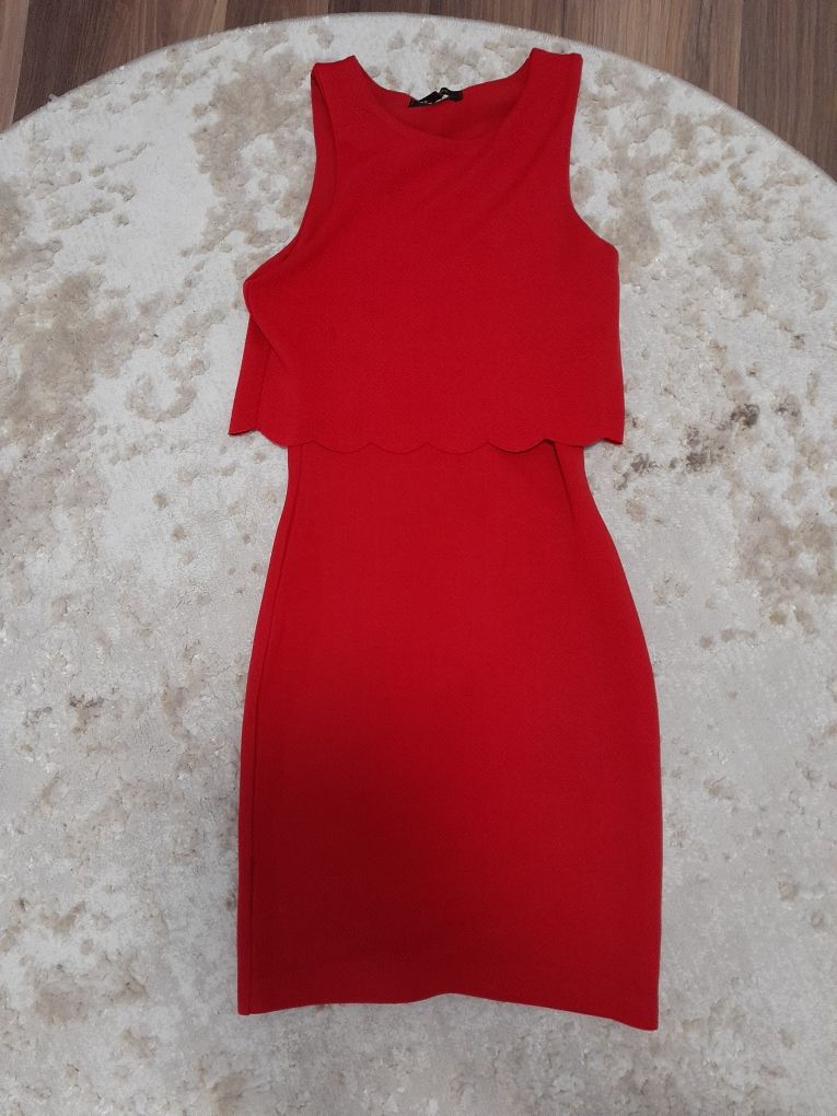 Sukienka czerwona falbanki podkreślająca sexy kobieca xs xxs