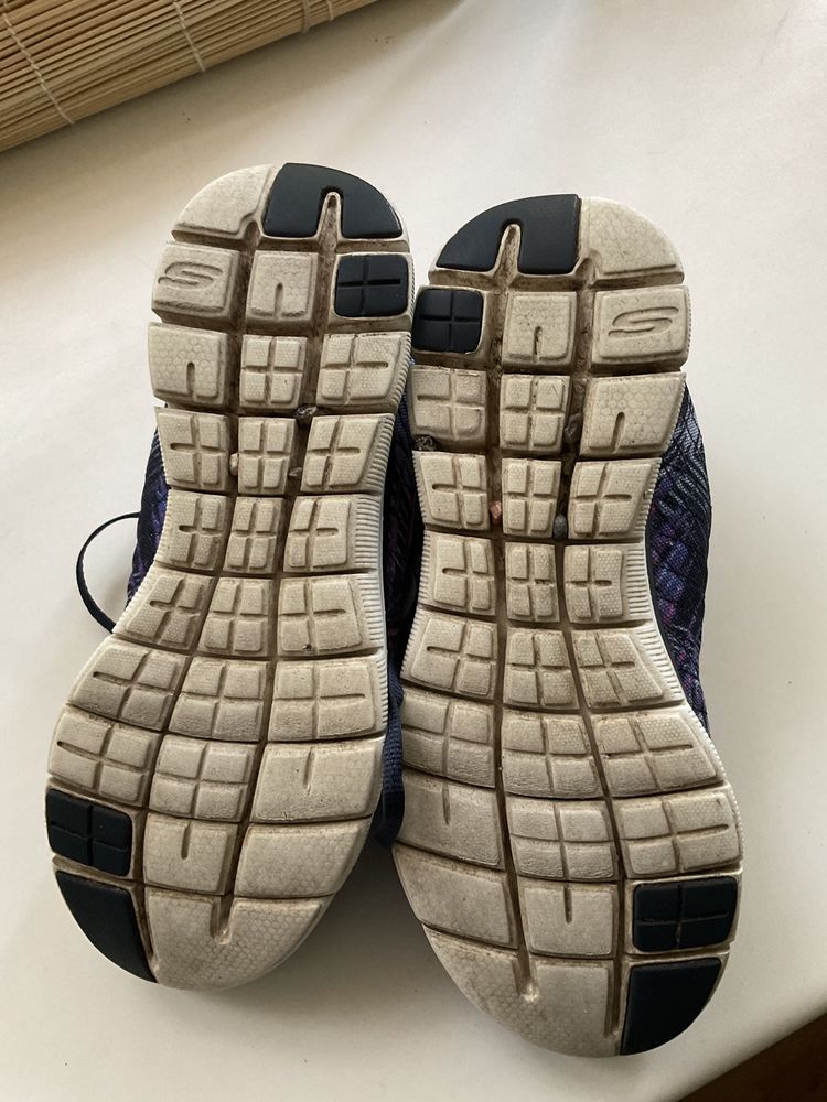 Кроссівки 40,5-41 р Skechers flex sole 2.0