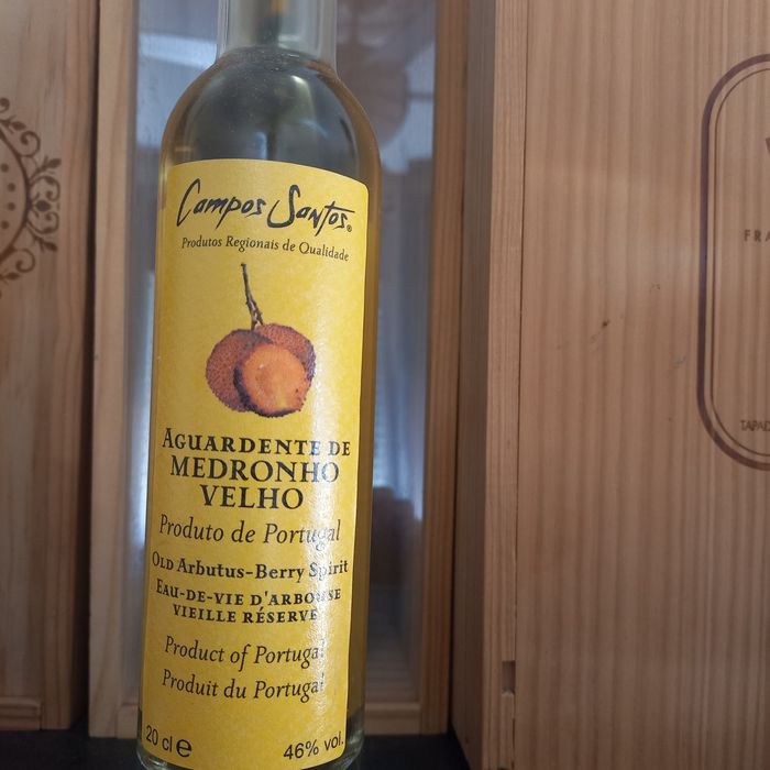 Aguardente medronho velho
