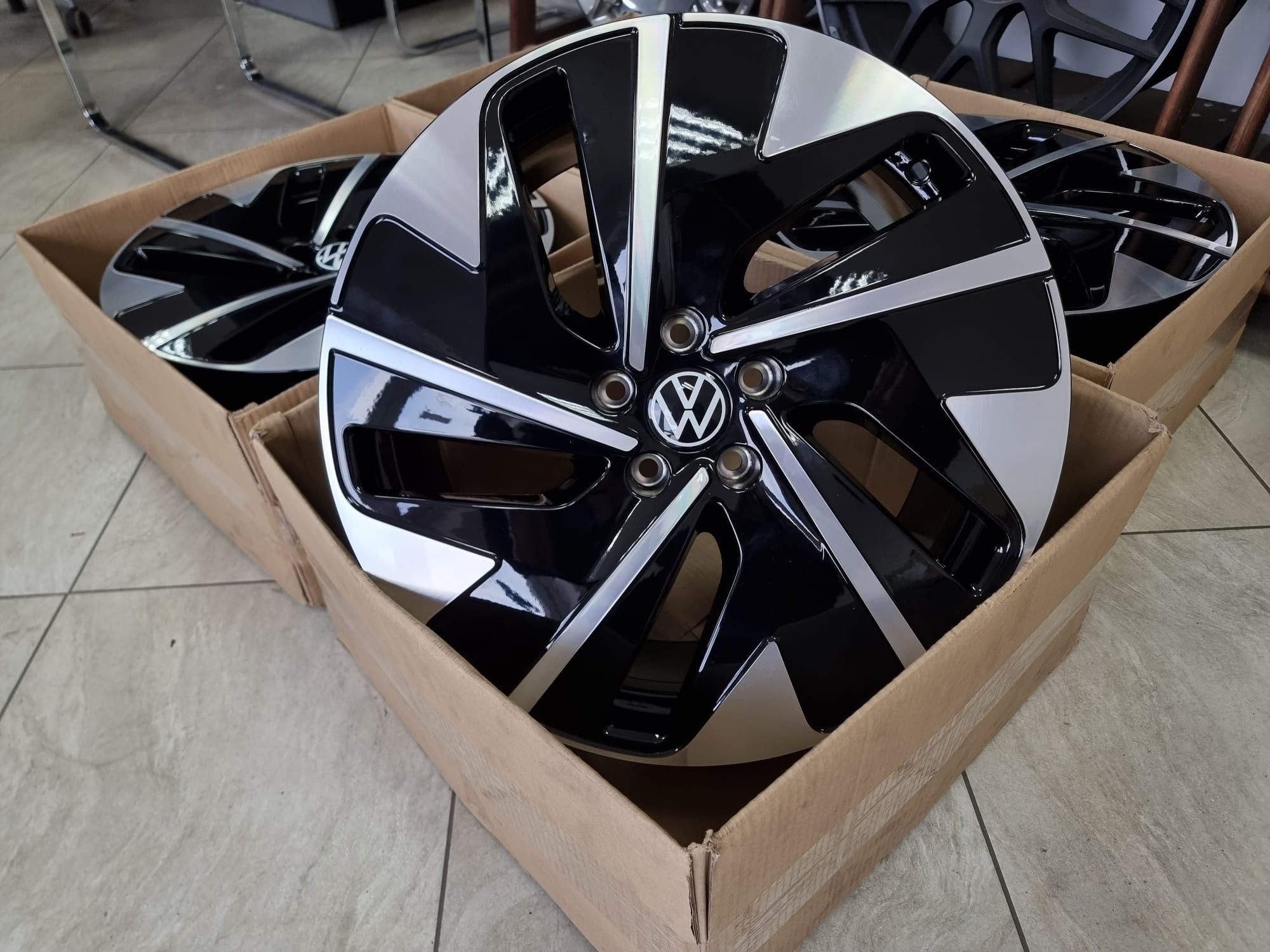 Felgi aluminiowe volkswagen 19 hurt nowe demo