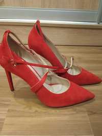 Нові туфлі бренду hm, червоного кольору