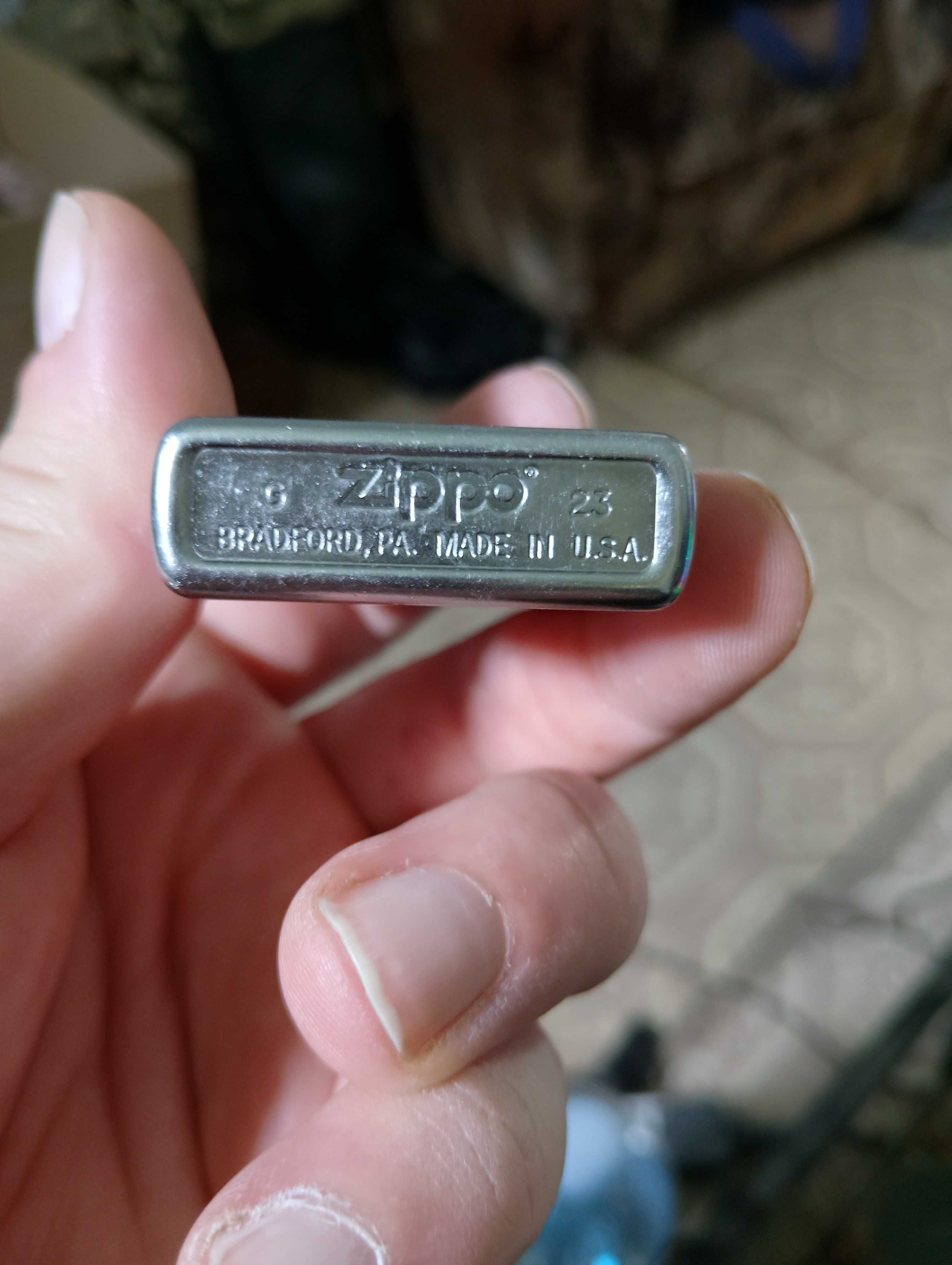 Оригінальна запальничка zippo