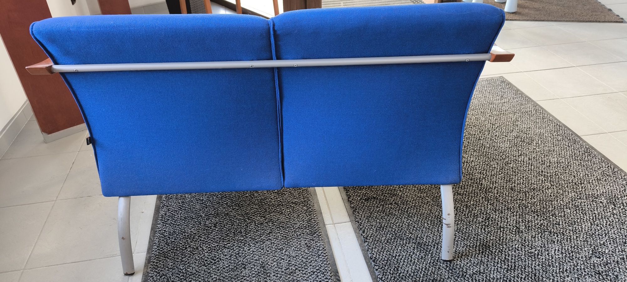Dwuosobowe krzesło-sofa
