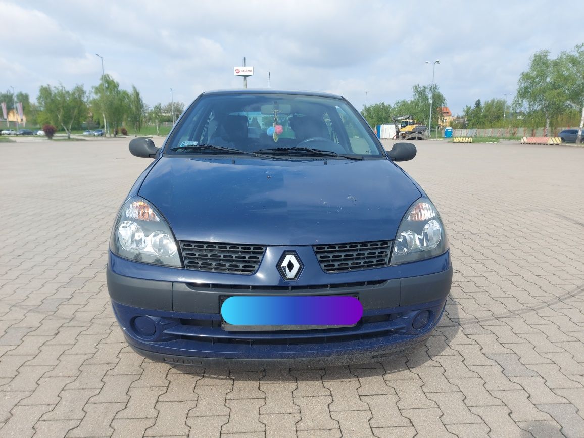 Reno Clio 2, oc i przegląd na rok