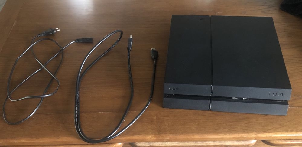 Ps4 fat c/cabos incluidos