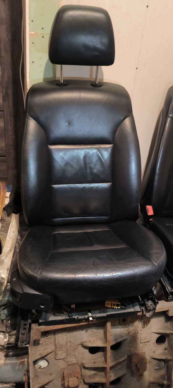 Сиденья передние БМВ BMW E60 E61 Цена за пару