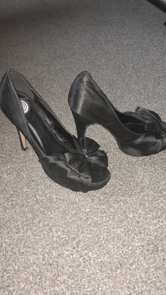 Buty na obcasy..