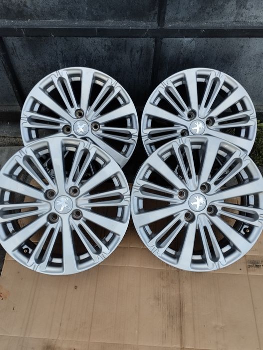 Продам диски на Пежо