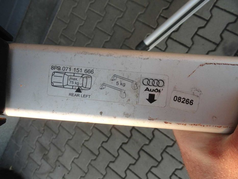 Bagaznik dachowy belki Audi a3 a4 + uchwyt na narty THULE 8P9