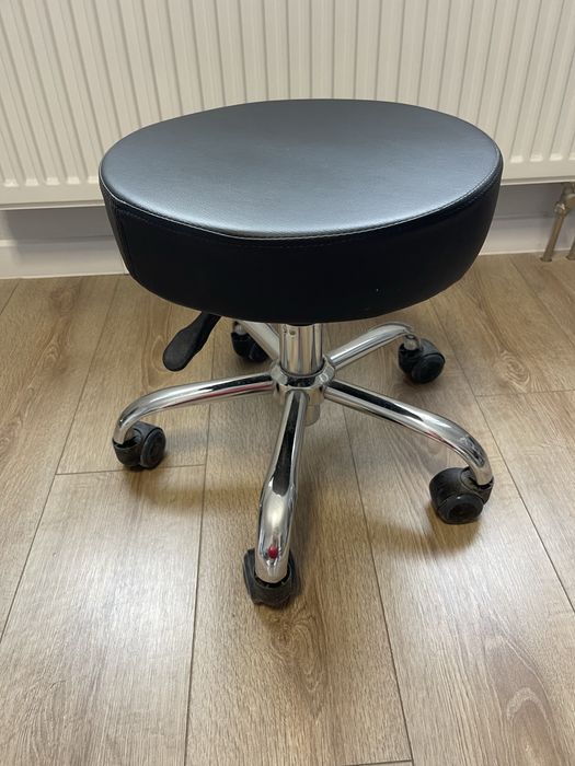 Стілець для педикюра