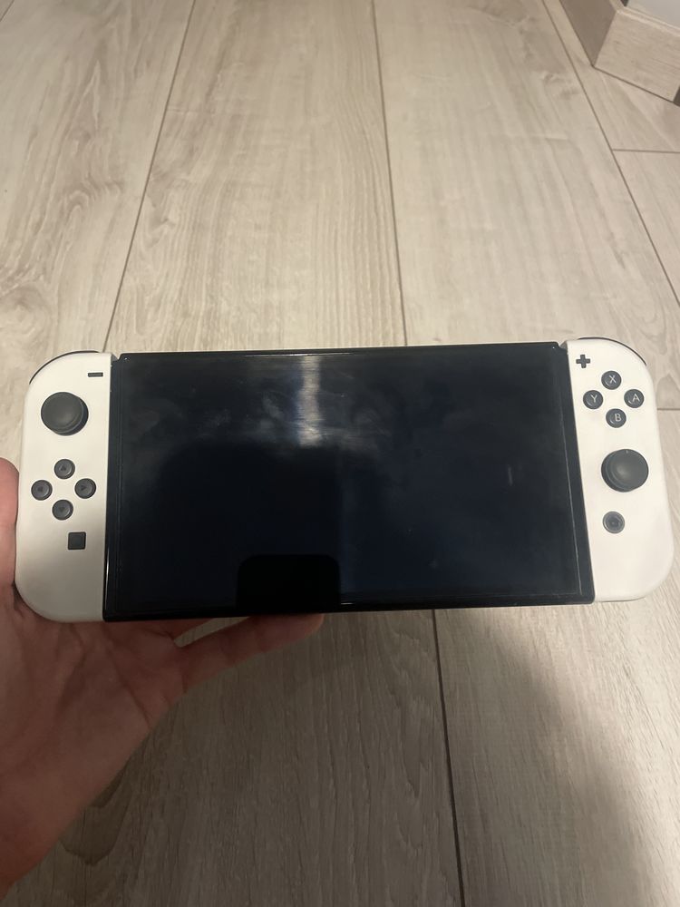 Nintendo switch Oled z grą i dodatkami