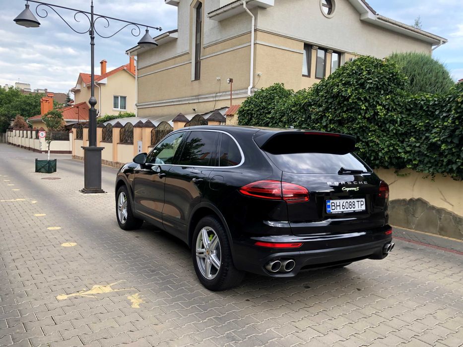 Porsche-Cayenne Plug-in Hybrid