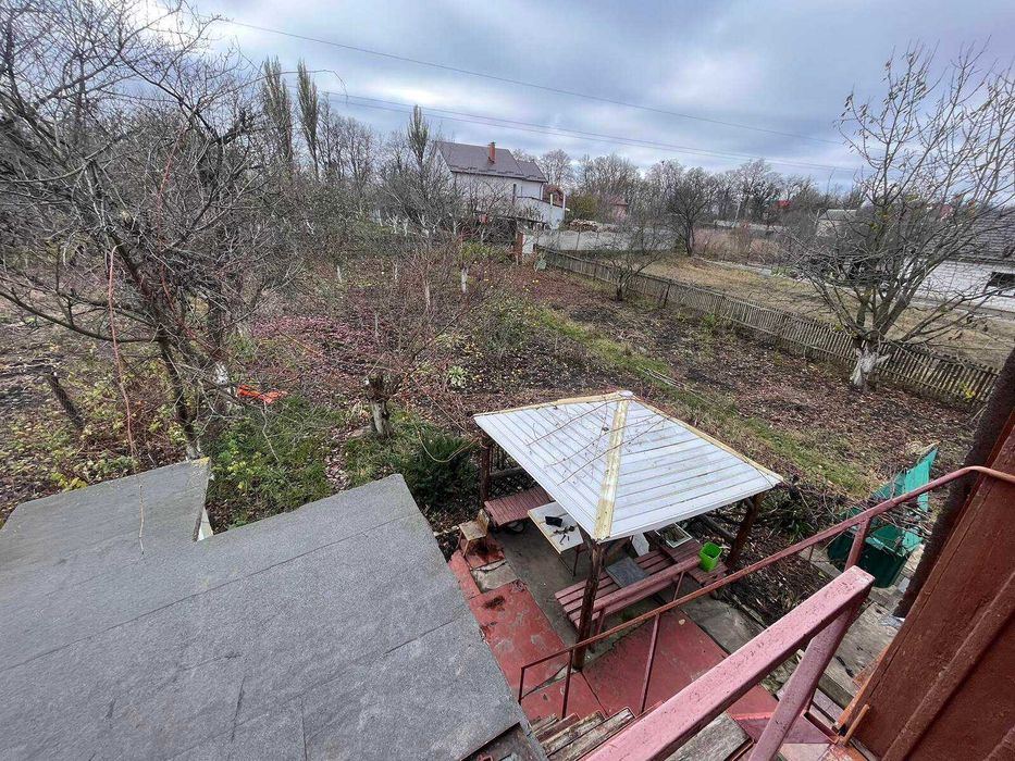 Продам дачний будинок з цегли на два поверхи. Лезнево