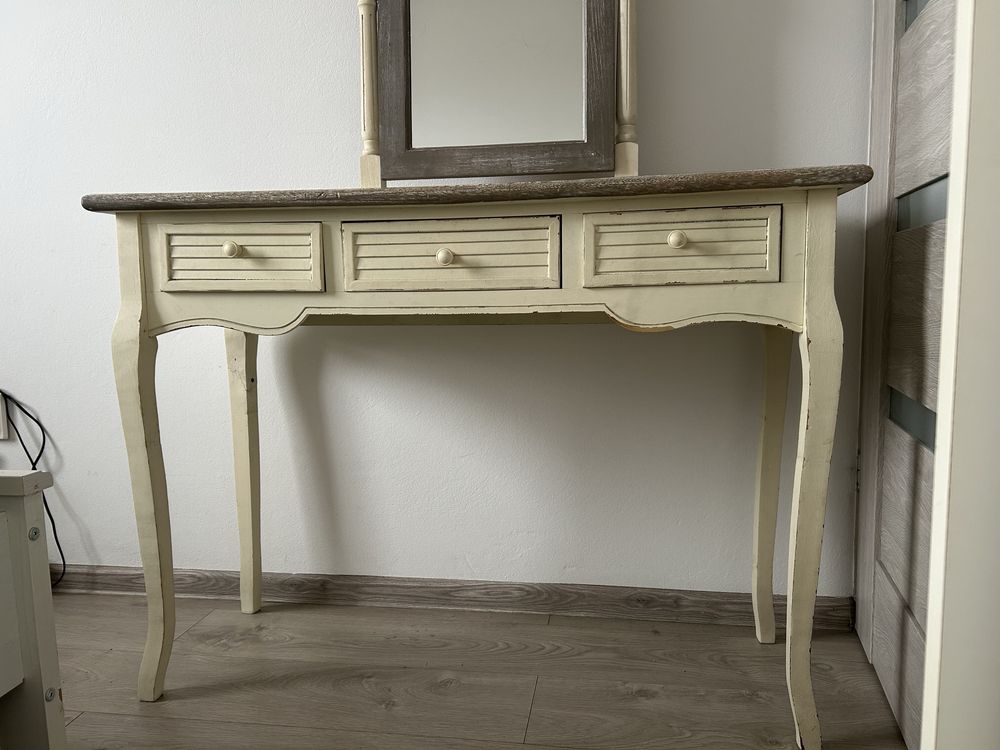 Toaletka z lustrem glamour