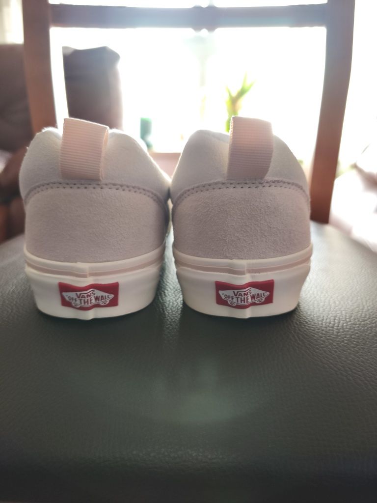 Tenis novos da Vans tamanho 42.
