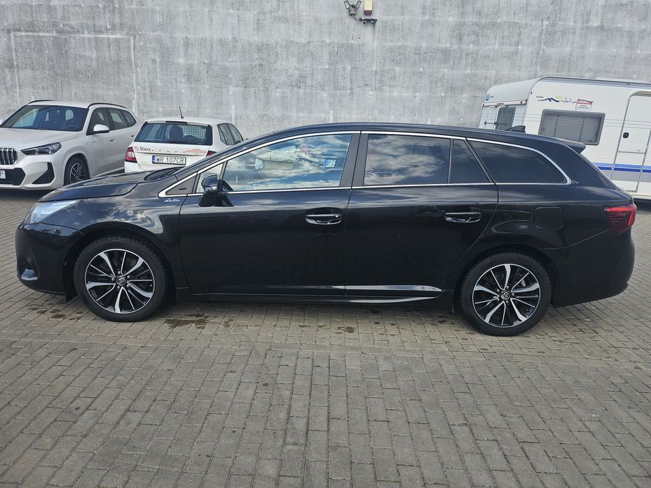 Toyota Avensis 2.0d Salon PL