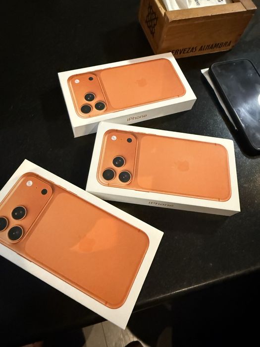 17 Pro Max 256 Laranja SELADO