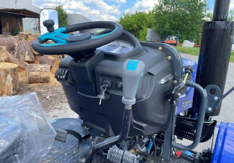 Мінітрактор FORTE RD 244 Люкс рівна підлога бокова КПП трактор