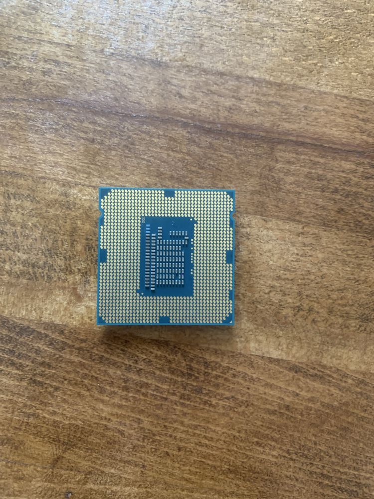 Продам проц і3 3220