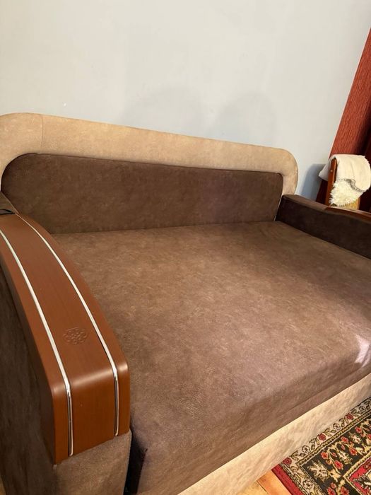 Продам диван в хорошем состоянии.