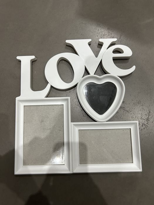 Ramka do zdjec z napisem love