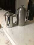 Jarra de café   e chaleira  em aço inox antiguidade