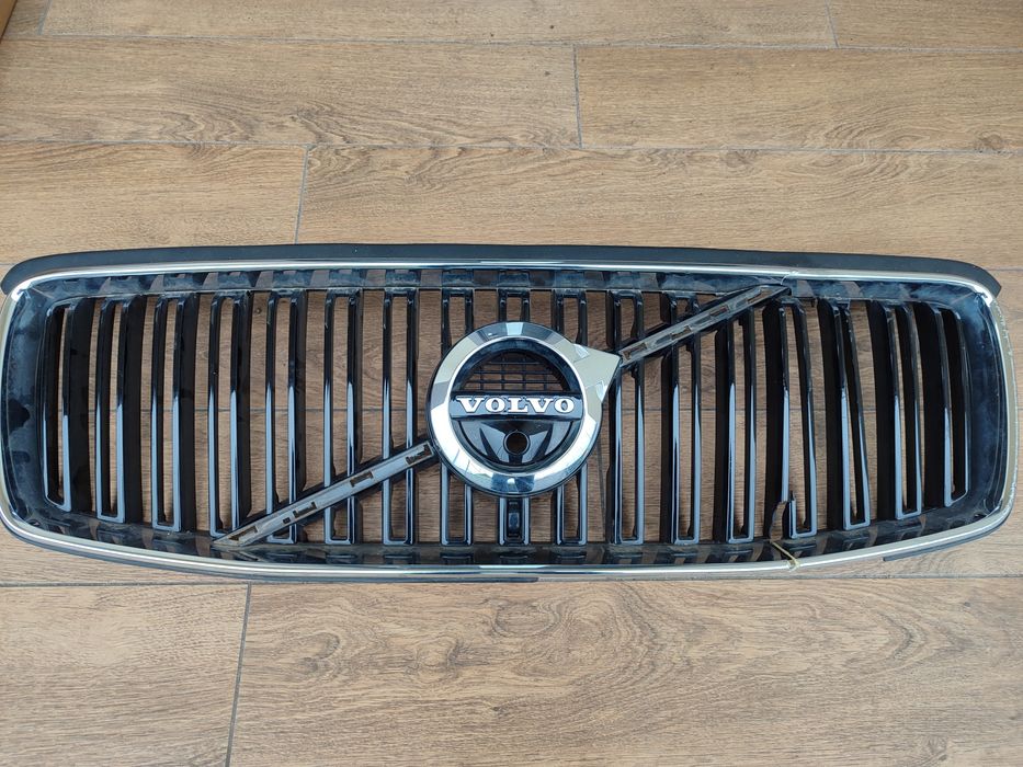 Решітка Volvo xc90 2018 рік