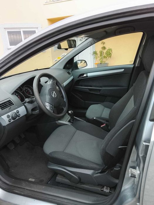 Opel Astra 1.4 Gasolina 2007 – 97.000 km, 5 Portas, Selo antigo