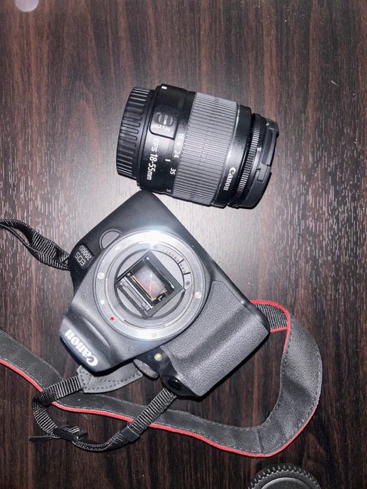 Kit Máquina Fotográfica CANON EOS 2000D