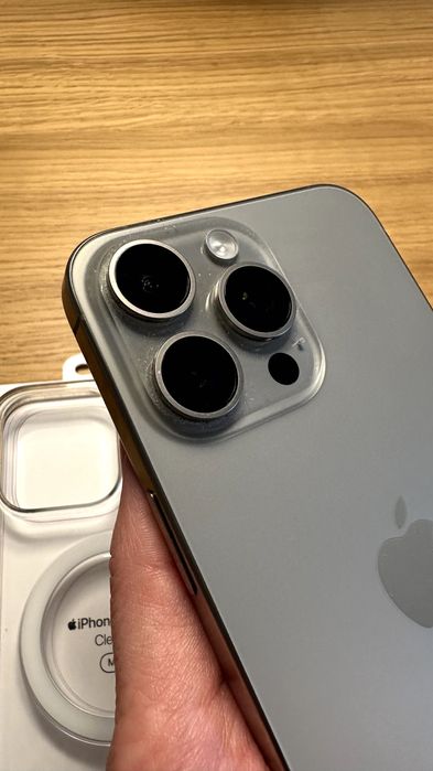 iPhone 15 Pro Max 256GB Titanium estado impecável