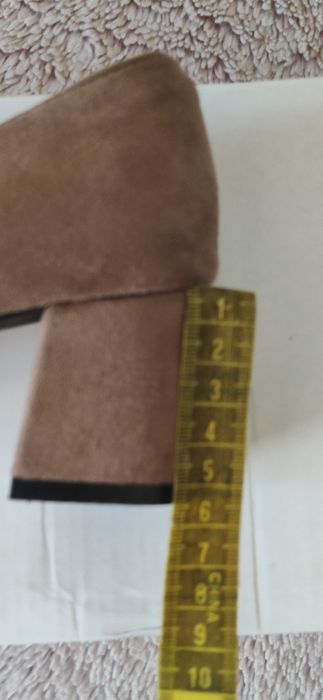 Ultimos Saldos - Sapatos na cor castanha/damasco em  pele pêssego/camu