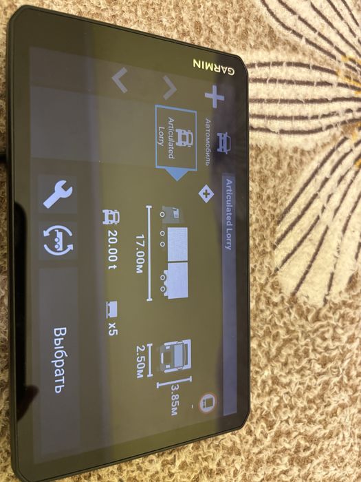 Навигатор Garmin Dezl LGV710