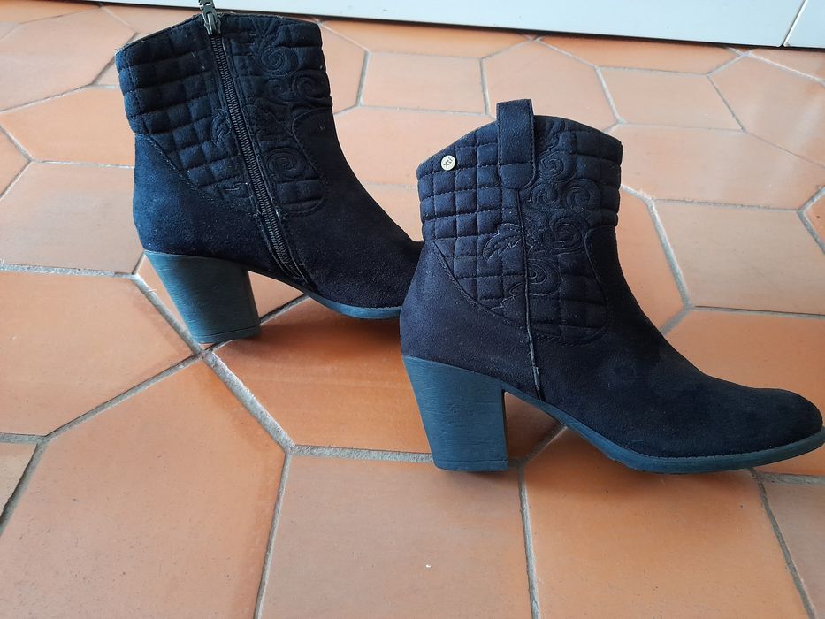 Botas em camurça