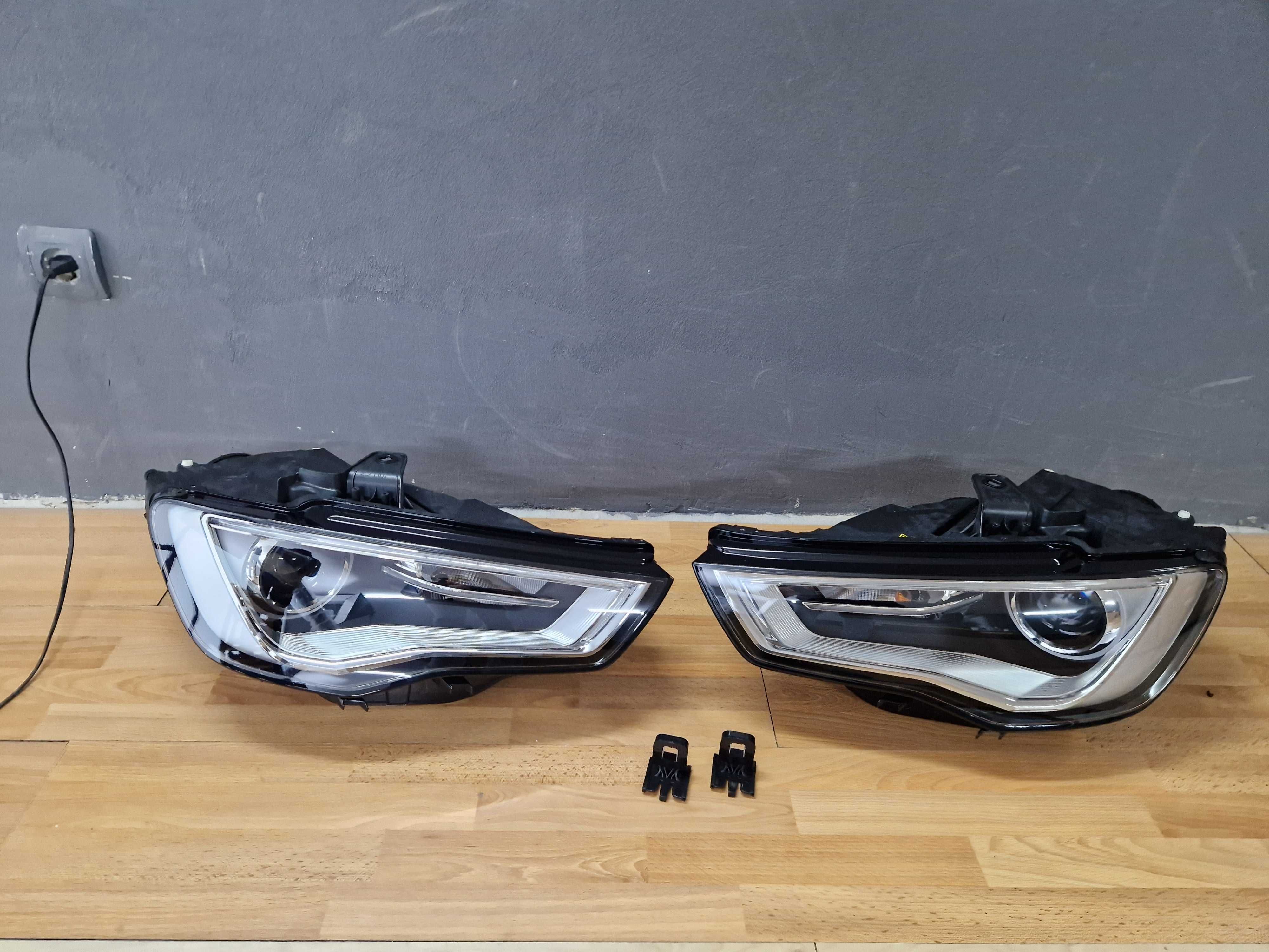Передние фары Bi-Xenon на Audi A3 8V 12-16 года c блоками
