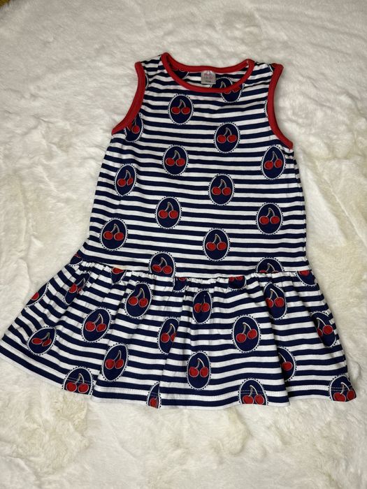 Urocza sukienka dla dziewczynki w czereśnie