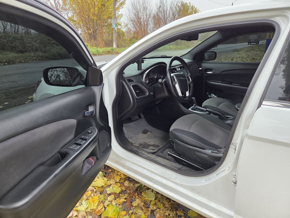 Chrysler 200 продам