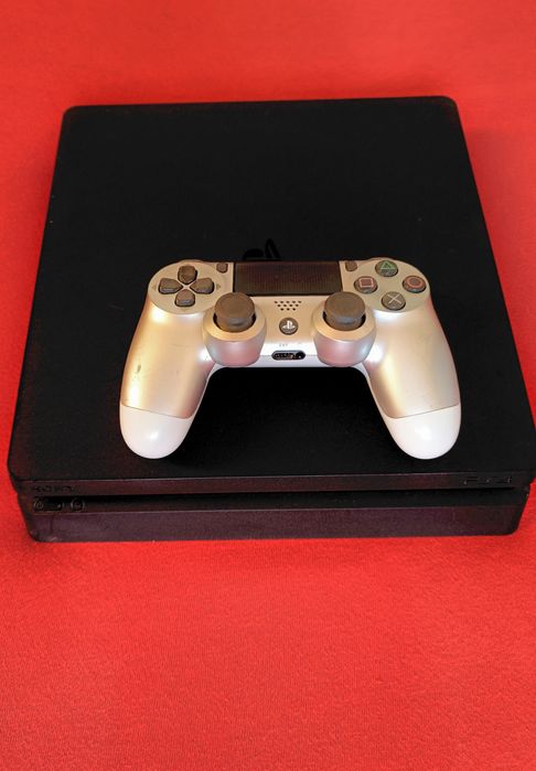 PS4 slim 1tb + silver pad