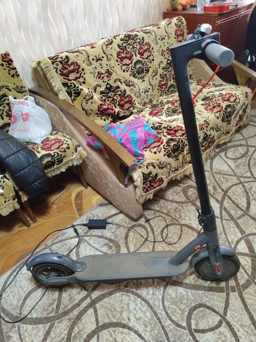 Продам электросамокат kugoo m365