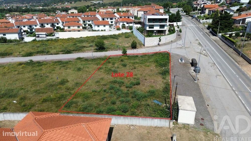 Terreno em Vilar de Nantes de 783,00 m2