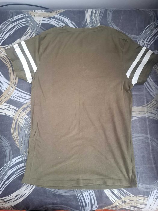 Футболка кольору хакі
