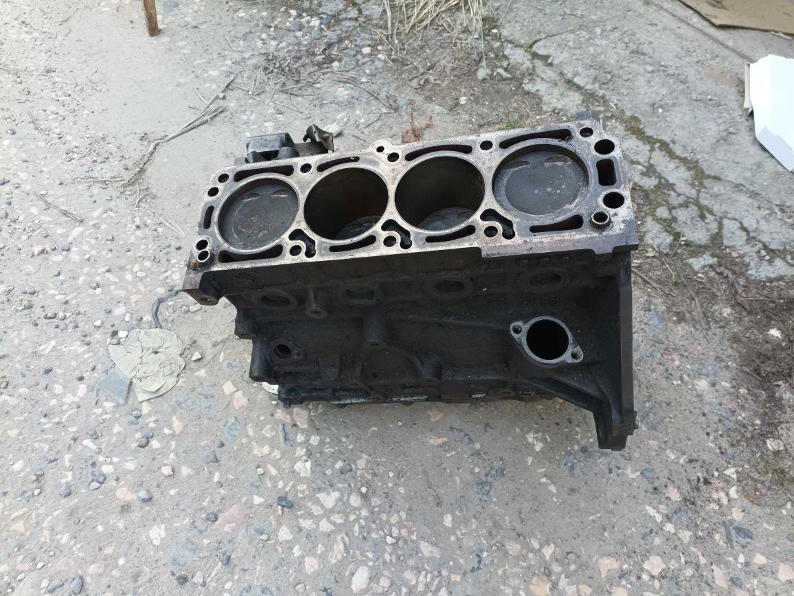 Блок двигателя Daewoo Nubira 2.0 x20 sed