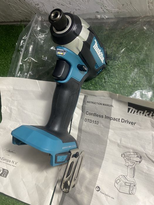 Акумуляторний Ударний Шурупокрут  імпакт Makita DTD153 макіта