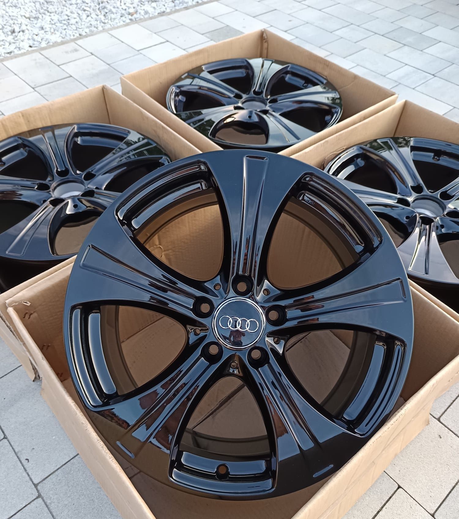 #M10C Alufelgi R18 5x112 Audi A4 A6 A7 A8 Q2 Q3 Q5 S3 S4 S5 S6