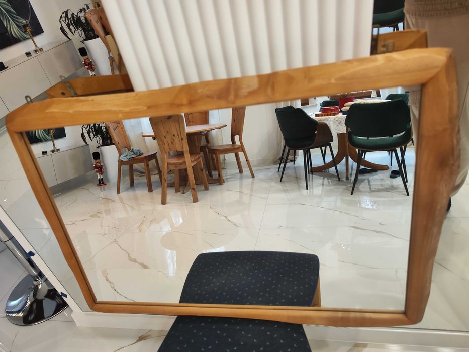 Lustro w drewnianej ramie 90x63