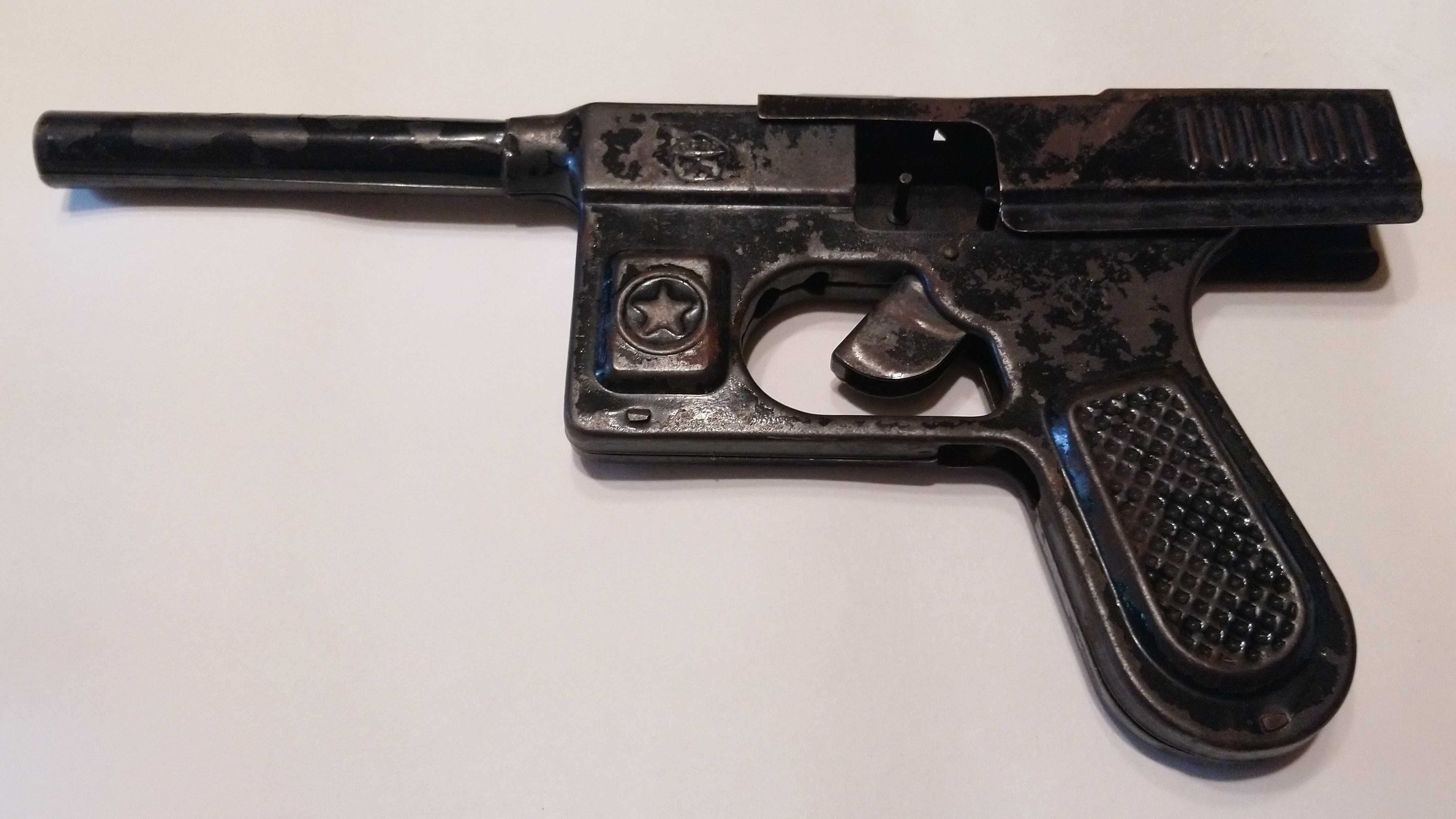 Пистолет игрушка Маузер. СССР